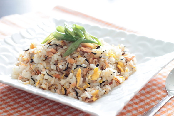 サケとひじきの和風チャーハン