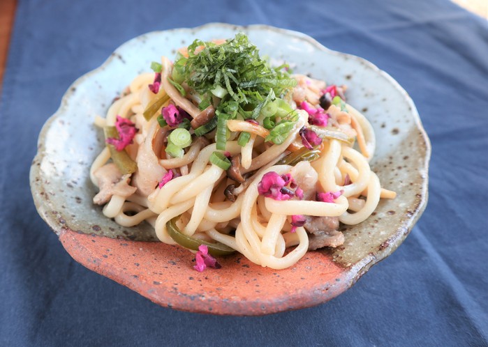 青じそ醤油バターの焼きうどん